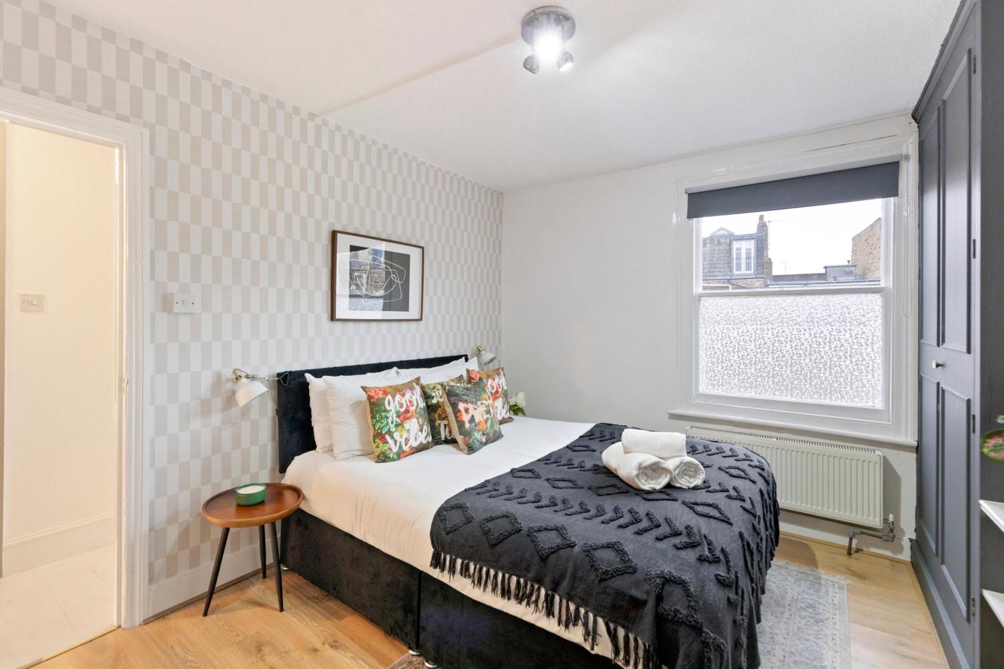 Appartement Bright & Airy Rooftop In *